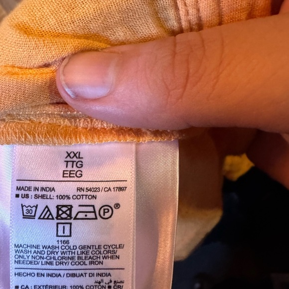 Old Navy Yellow Cotton Cropped Button-Down Shirt - Picture 4 of 4